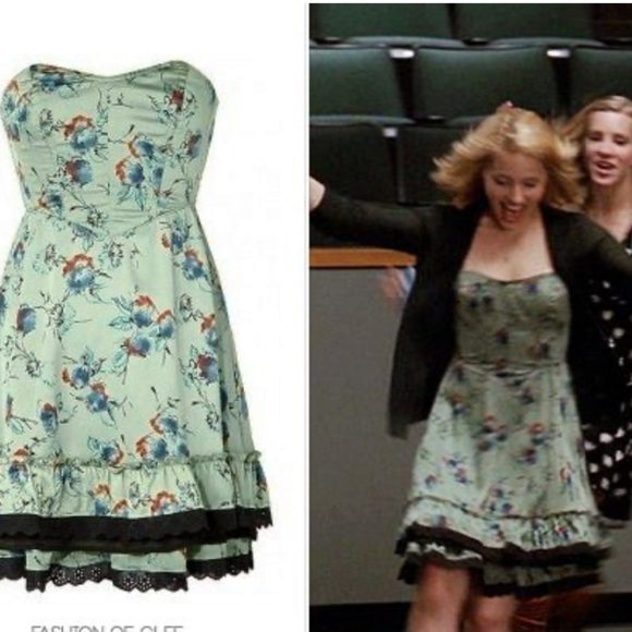 Free People Strapless Dress ASO Selena Gomez as Alex Russo in Wizards and Glee - Picture 2 of 15